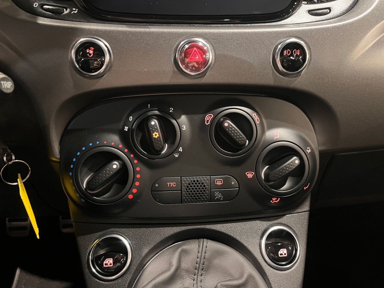 Fahrzeugabbildung Abarth 595C -BLAU MATT- LED  CARPLAY DAB ALU