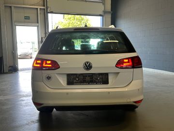 Volkswagen Golf - 5