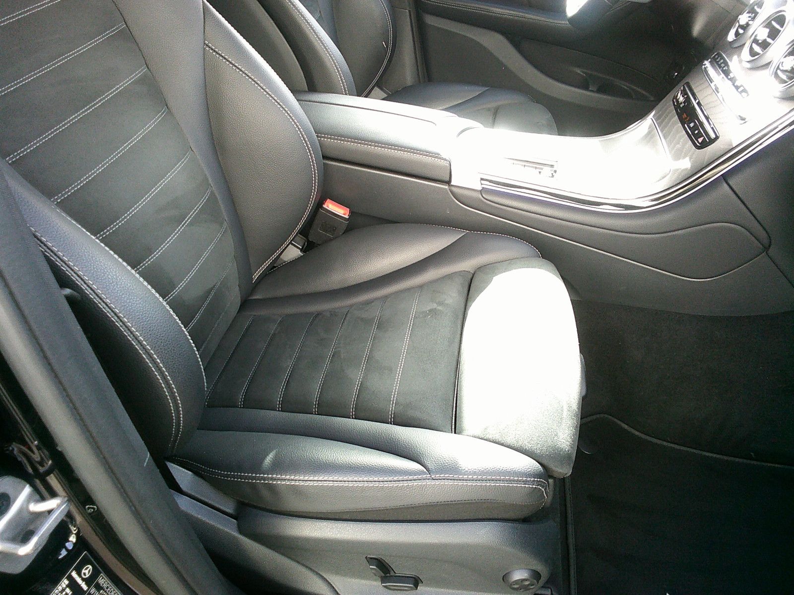 Fahrzeugabbildung Mercedes-Benz GLC 300 de 4Matic Coupe AMG Line / Night Paket