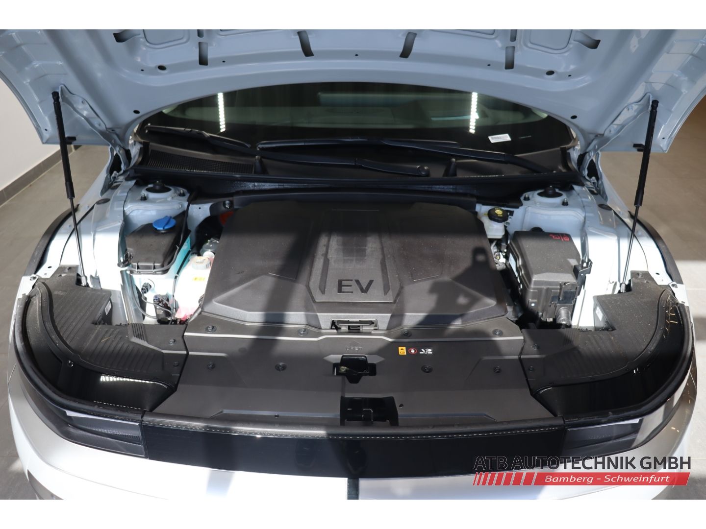 Fahrzeugabbildung Hyundai IONIQ 5 UNIQ MY26 84 kWh 4WD 325 PS Navi Soundsy