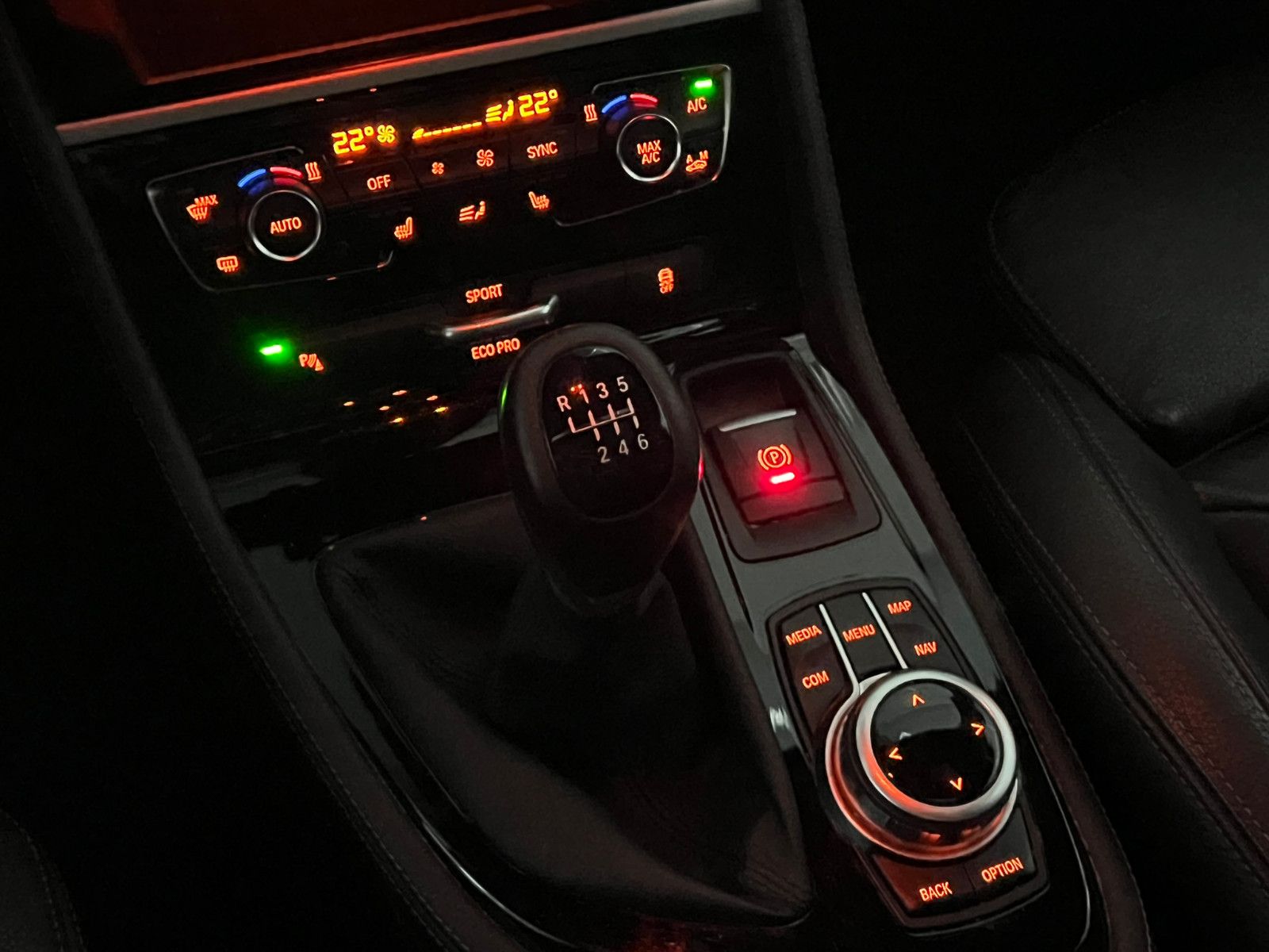 Fahrzeugabbildung BMW 218 d Gran Tourer LUXURY Line/PANO/LED/7-SITZER