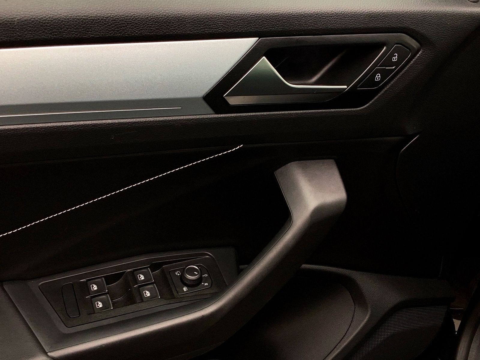 Volkswagen T-Roc - Bild 7