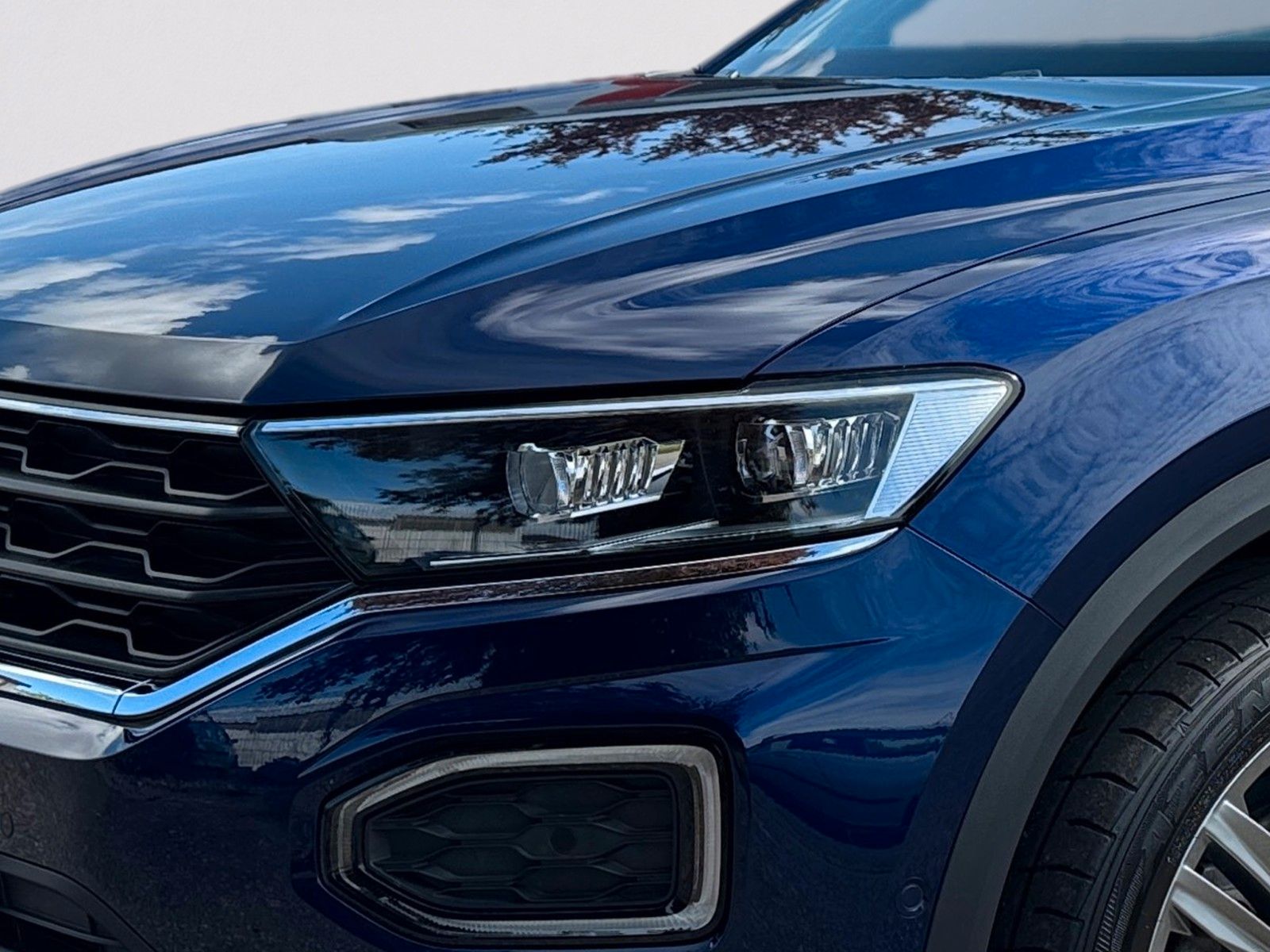 Fahrzeugabbildung Volkswagen T-Roc Sport R-Line 1.5 TSI