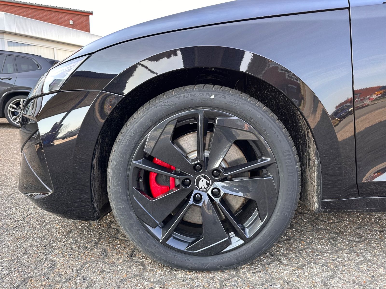 Fahrzeugabbildung SKODA Octavia Combi RS 2.0 TSI Matrix/Pano/Navi/ACC