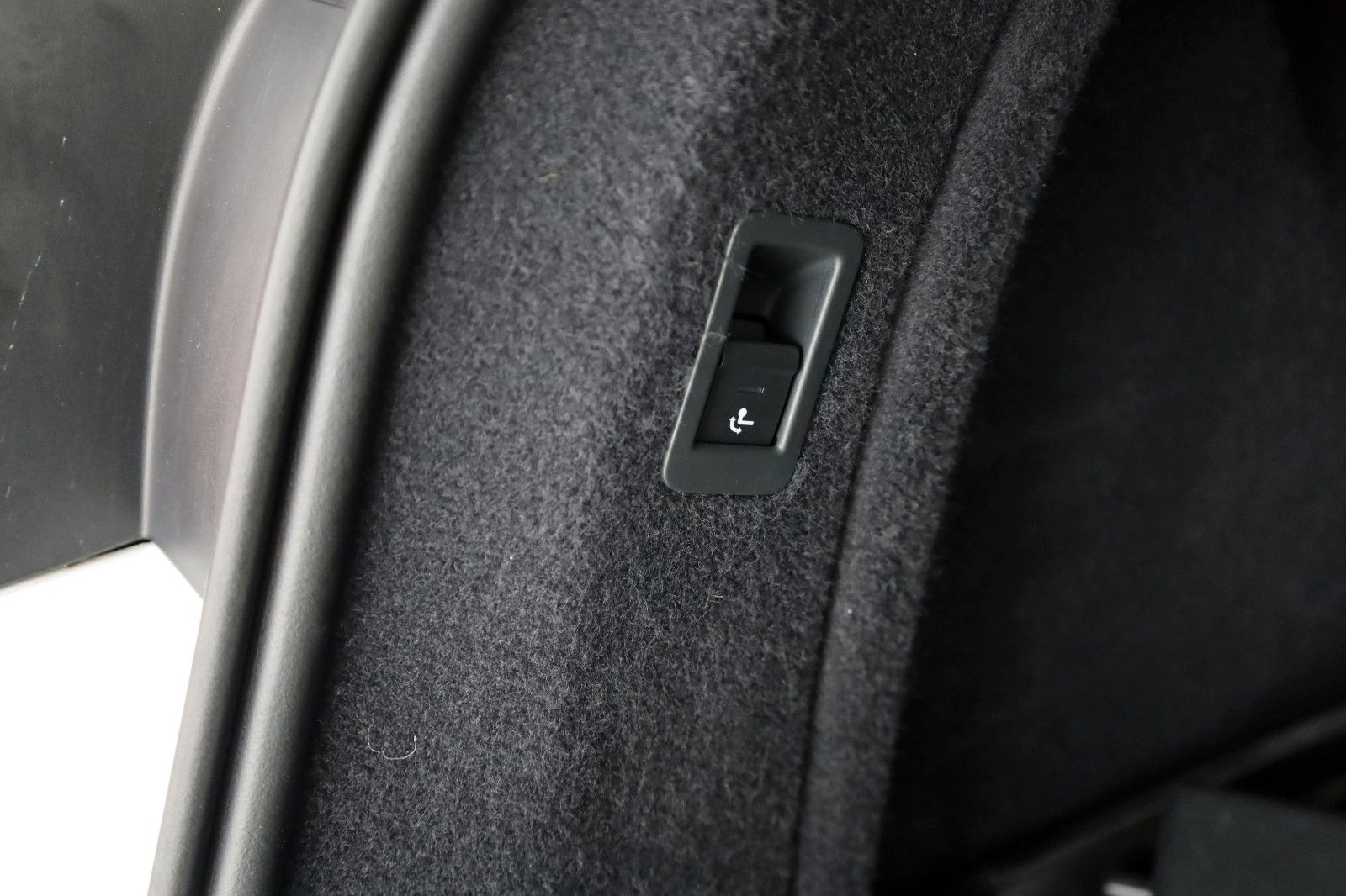 Fahrzeugabbildung Audi A4 Avant 35 TFSI Navi,LED,Panorama,Kamera,SR+WR