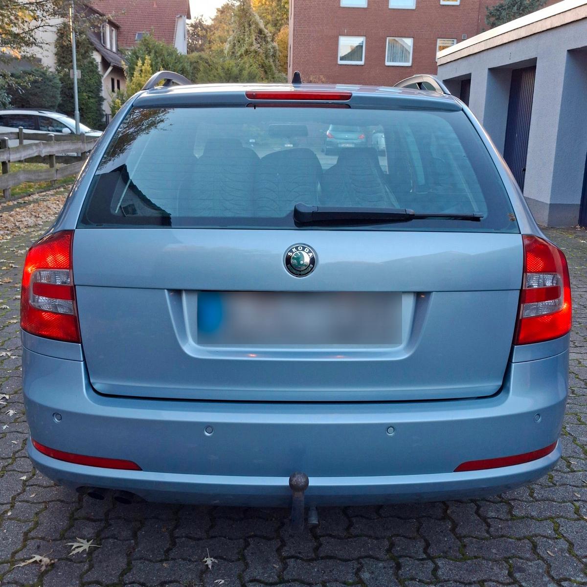 Skoda Octavia 2010 — engine 122 HP (90kW)
