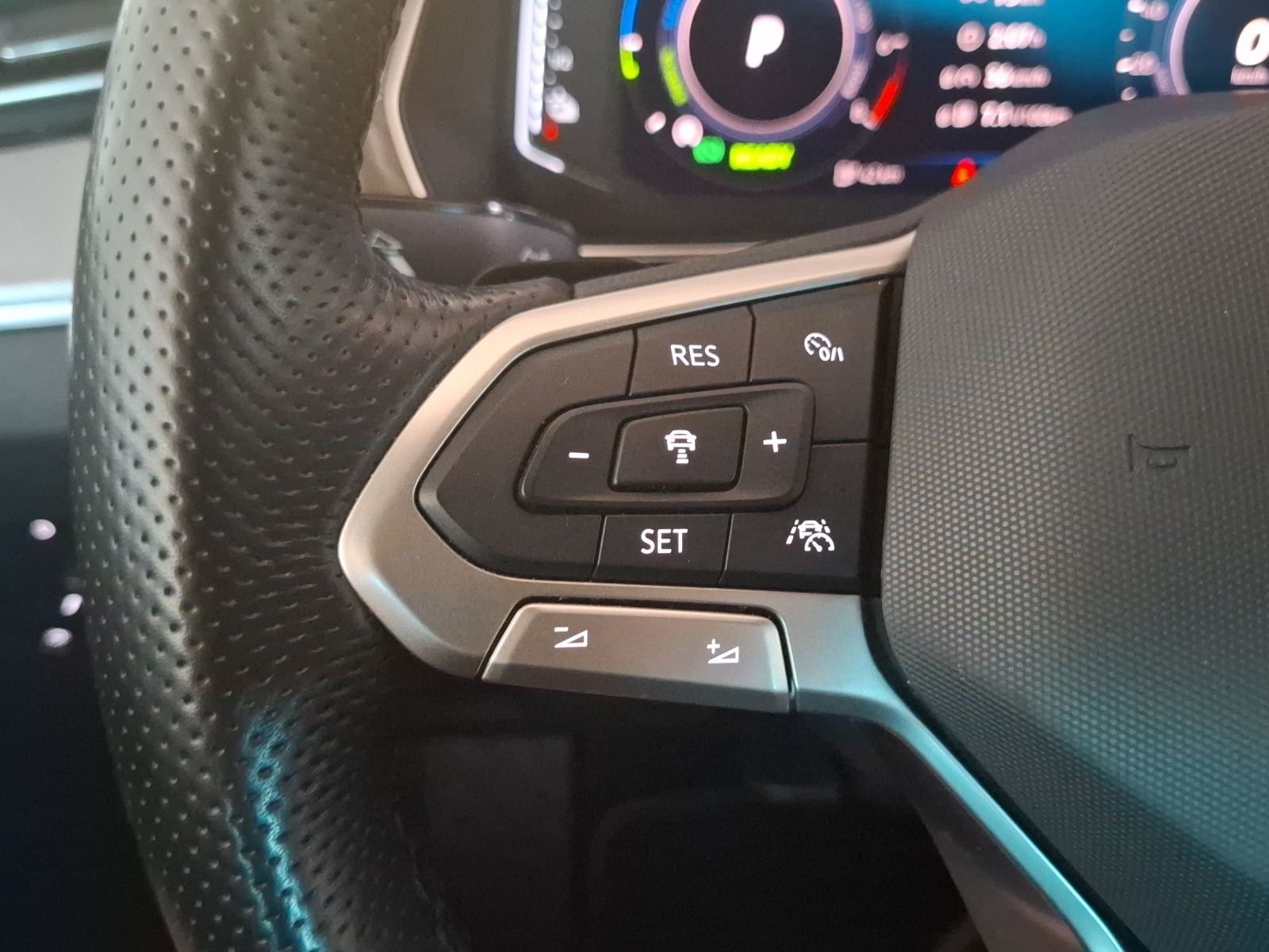 Fahrzeugabbildung Volkswagen Passat Variant GTE DSG Standhzg. Matrix AHK Navi