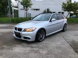 BMW 320d Touring Edition Sport M Paket TOP!!! - BMW 320 aus 2011: Kombi, 320d