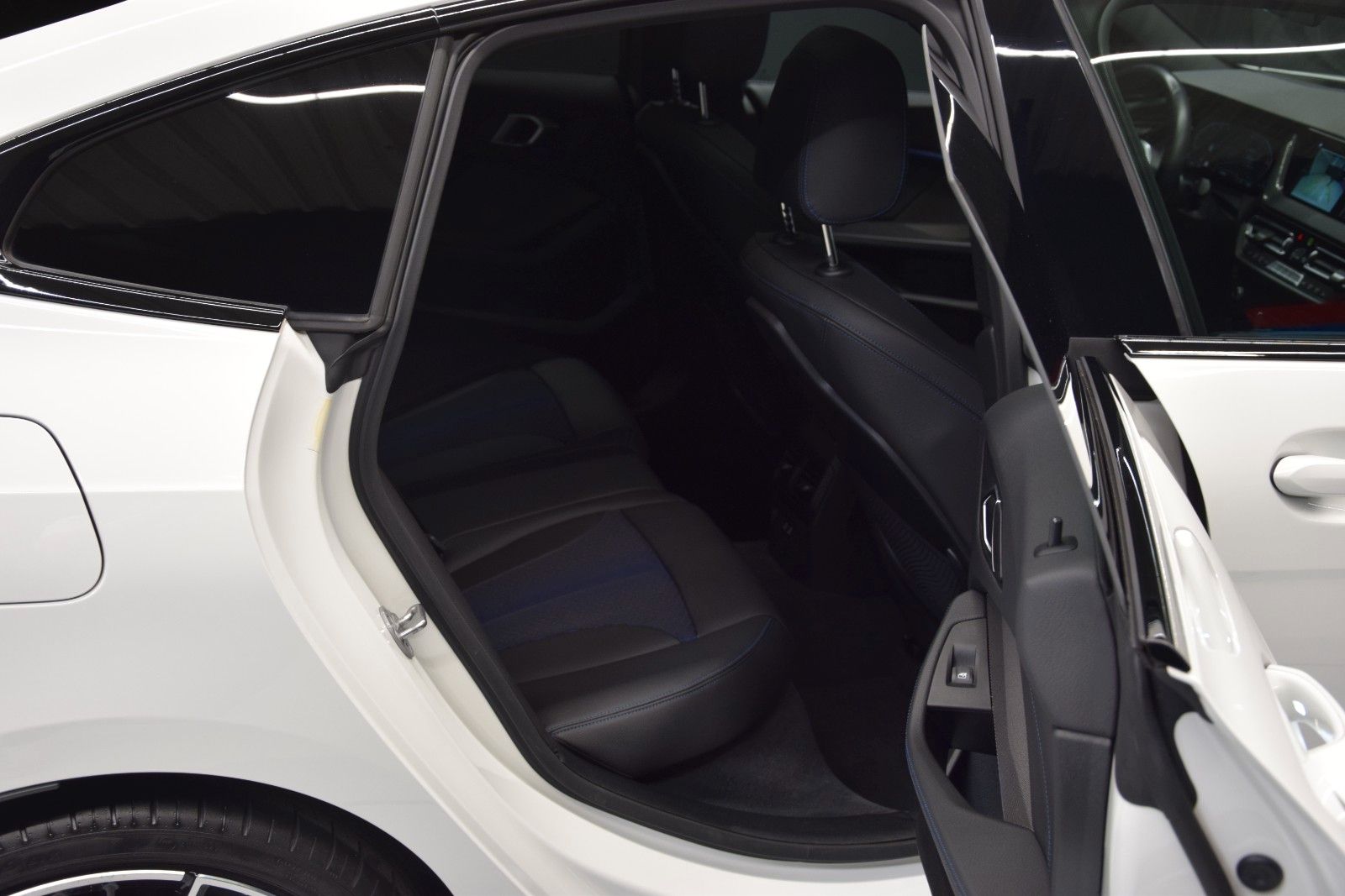 Fahrzeugabbildung BMW 218i M Sport Gran Coupe Panorama ACC H&k Memory