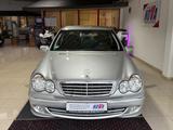 Mercedes-Benz C 180 Kompressor AUTO*3.HND*TÜV NEU*ALU*WENIG KM - gebrauchte Mercedes-Benz C-Klasse aus dem Jahr 2004