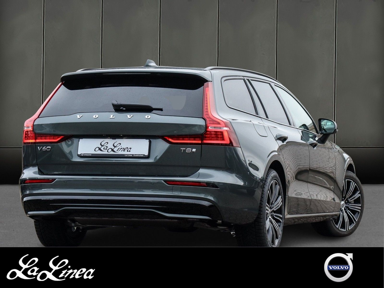 Volvo V60 T6 Recharge Plug-In Hybrid AWD Plus Dark imagem 2