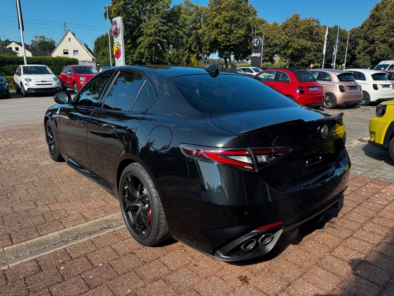 Fahrzeugabbildung Alfa Romeo Giulia 2.9 V6 Bi-Turbo 520PS Quadrifoglio Techp.