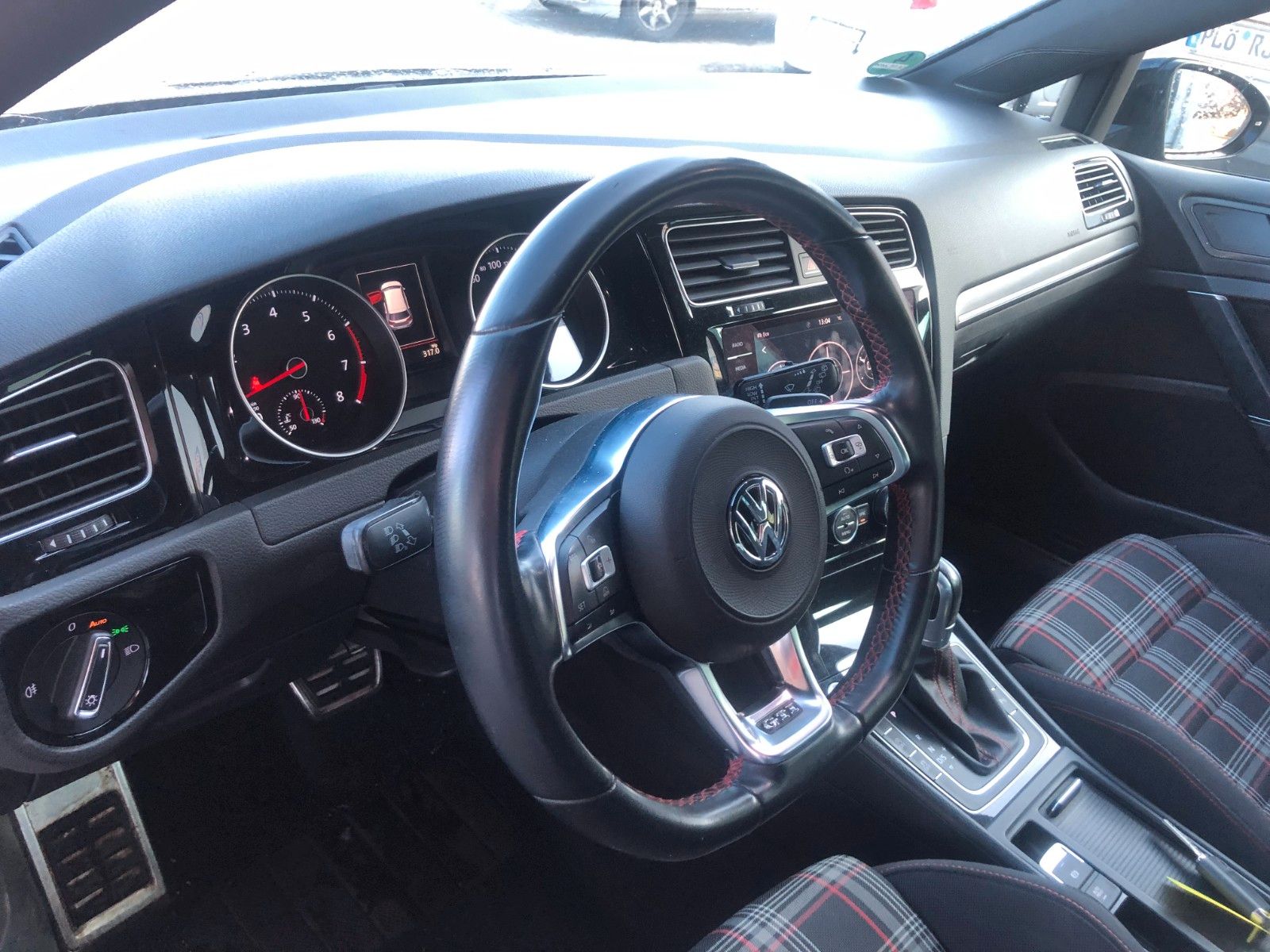 Fahrzeugabbildung Volkswagen Golf VII Lim. GTI Automatik leichter Wildschaden