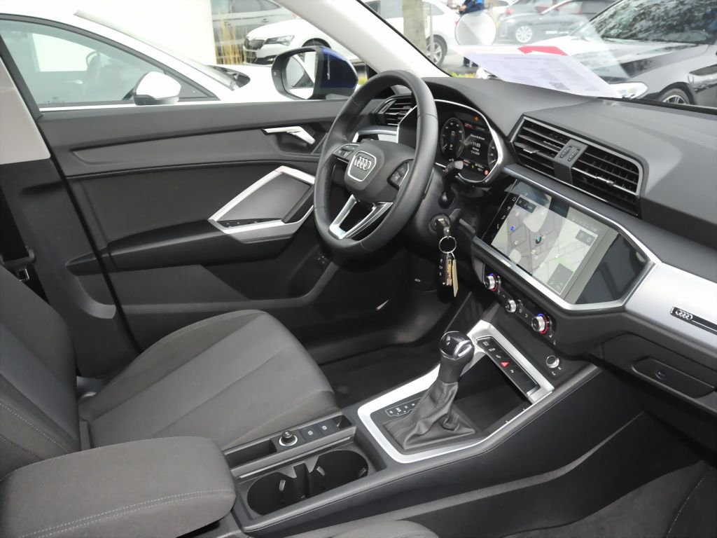 Audi Q3 45 TFSI e S tronic Navi PDC Sitzhzg. Tempomat foto 6