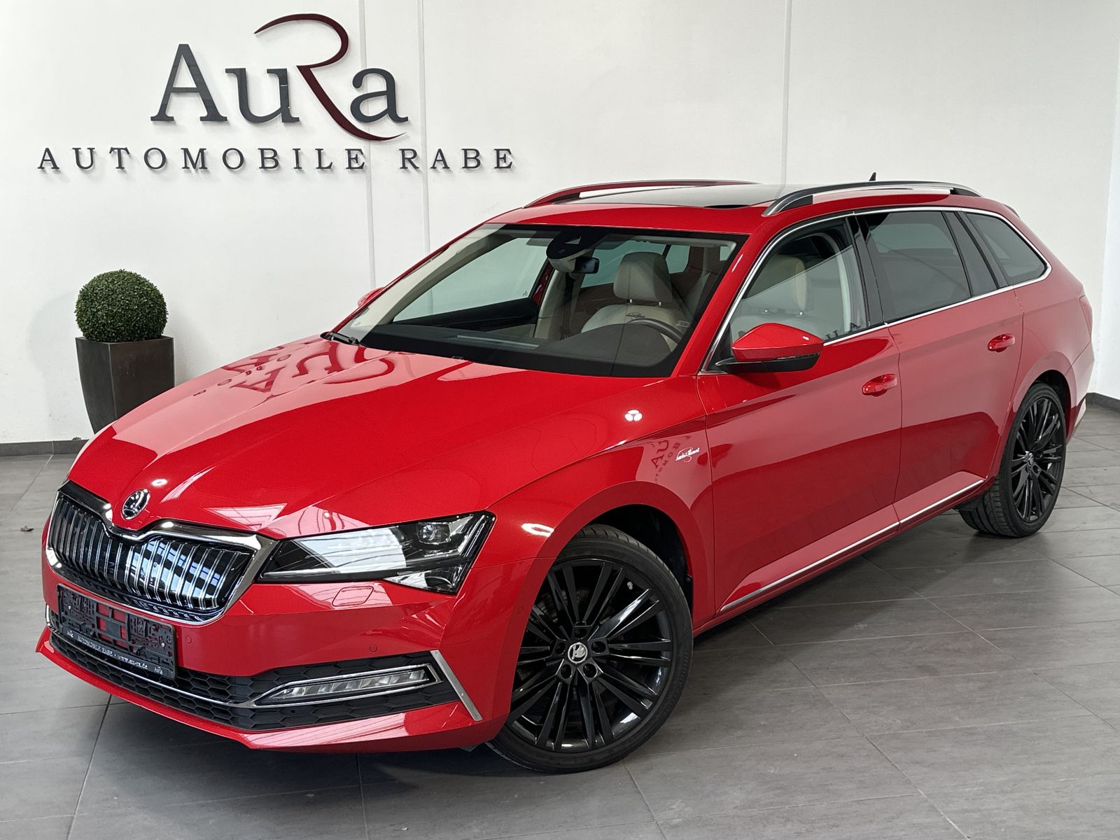 Fahrzeugabbildung SKODA Superb Combi iV 1.4 TSI L&K NAV+LED+PANO+19ZO+VC