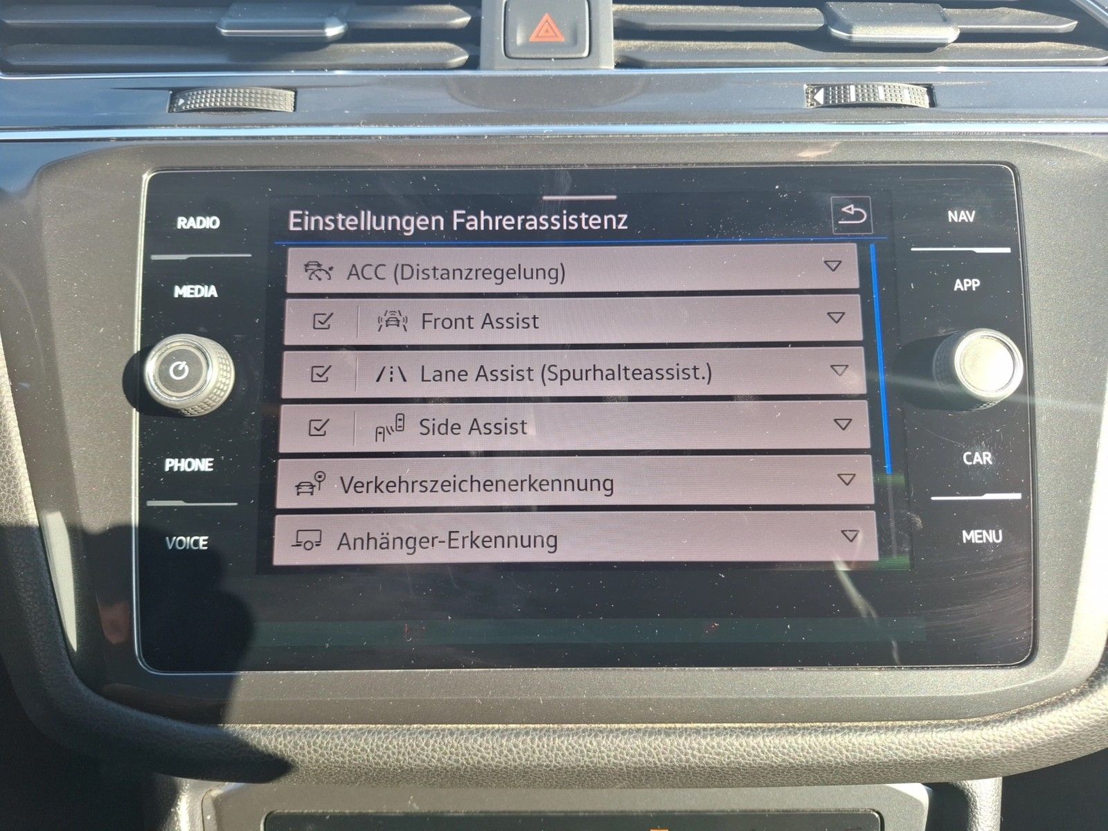 Fahrzeugabbildung Volkswagen Tiguan Allspace TSI Life DSG 7-Si LED Navi VC HU