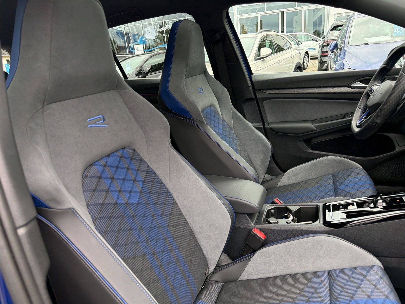 Golf R 4M Navi Black Style PANO Harmann Kardon