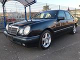 Mercedes-Benz Mercedes Benz W210 E320 - Mercedes-Benz E 320 aus 1998