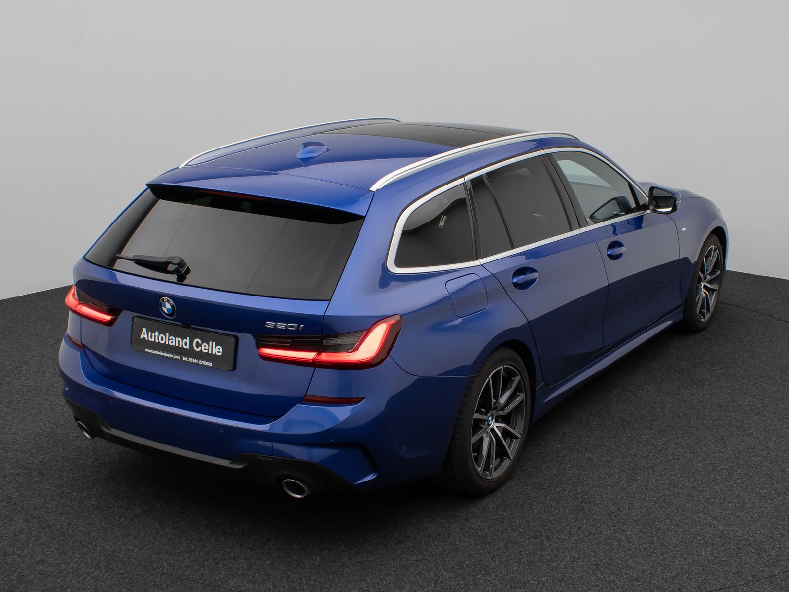 Fahrzeugabbildung BMW 320i M Sport Panorama Kamera HUD DAB HiFi Laser