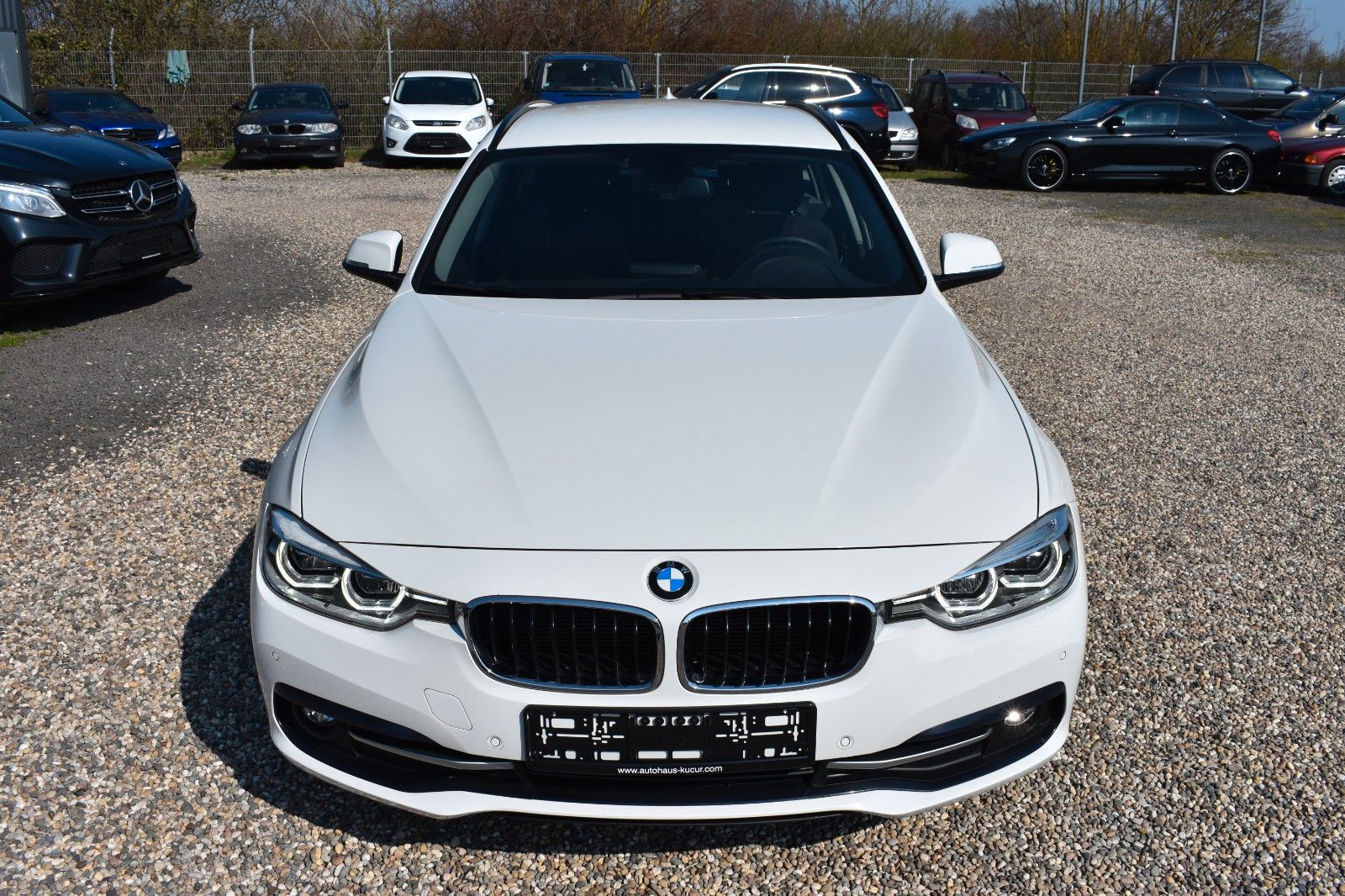 Fahrzeugabbildung BMW 320 d Touring Sport Line Automatik AHK