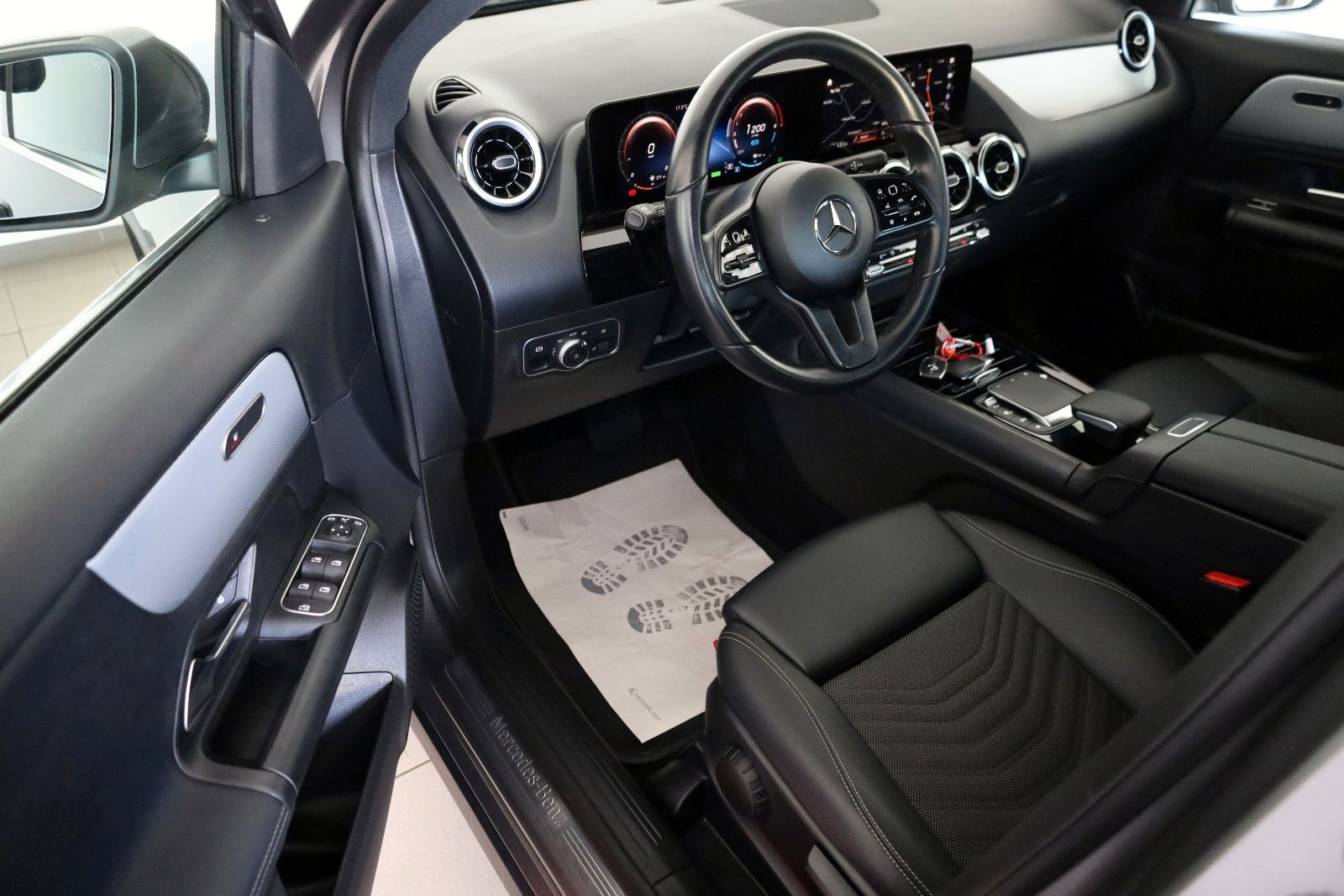 Fahrzeugabbildung Mercedes-Benz GLA 250 e Style,T.Leder,Navi,LED,SH