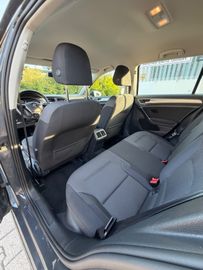 Volkswagen Golf - 12