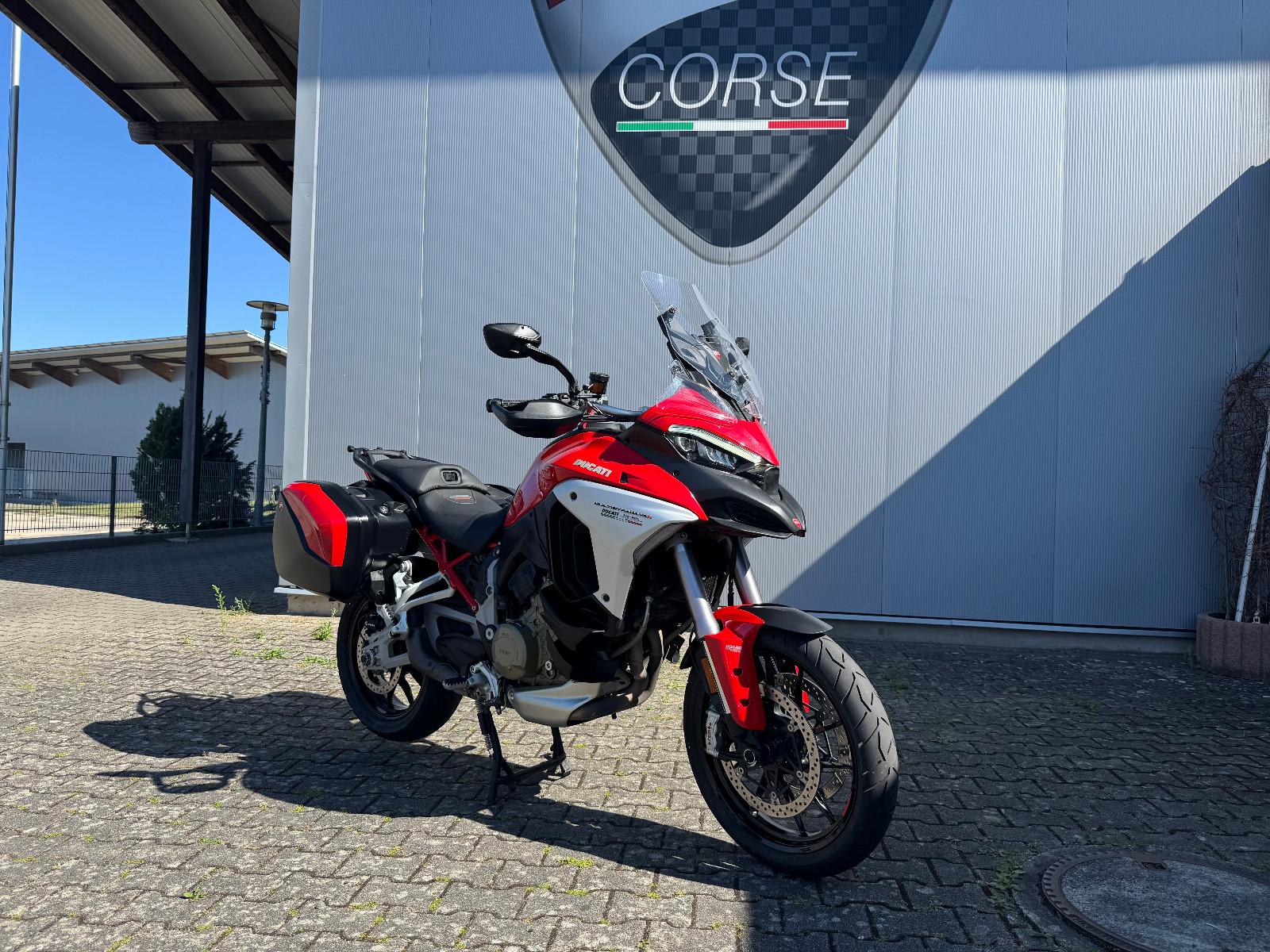 Ducati Multistrada V4 S Travel & Radar