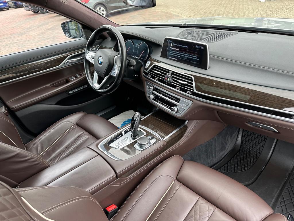 BMW 730