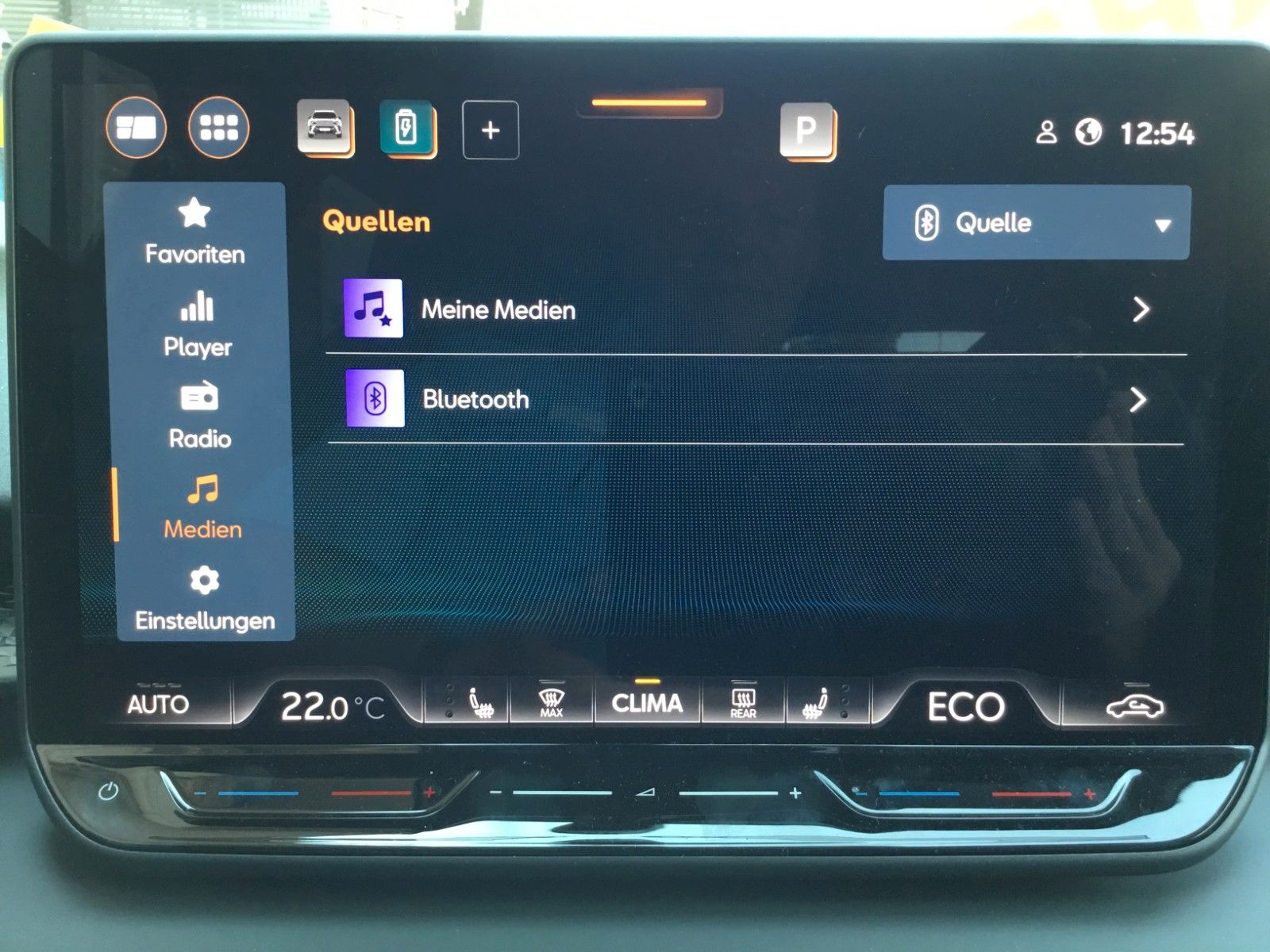 Fahrzeugabbildung CUPRA Terramar 1.5 e-HYBRID DSG+AHK+Kessy+Navi+18"