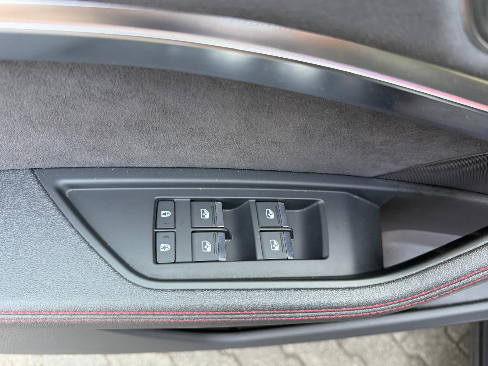Fahrzeugabbildung Audi SQ8 e-tron QATT SPORTBACK BLACK EDIT NAPPA+PANO+