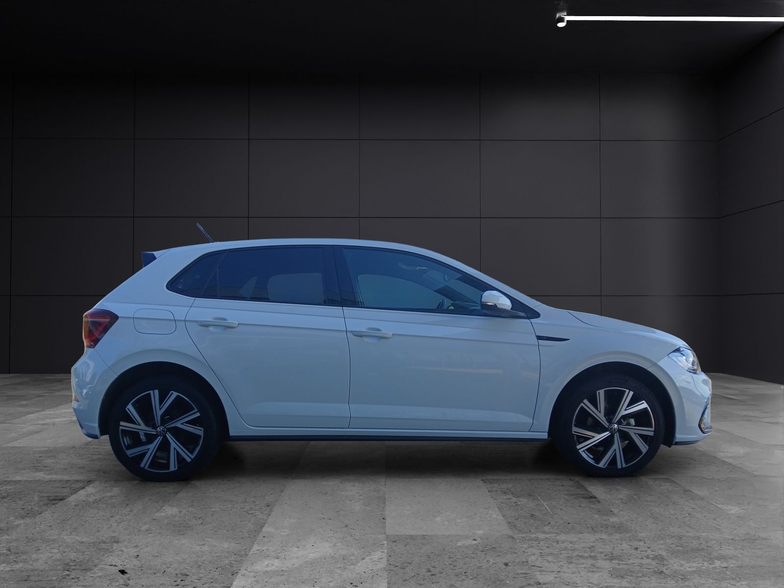 Fahrzeugabbildung Volkswagen Polo TSI R-Line Matrix Pano ACC PDC SH 17"