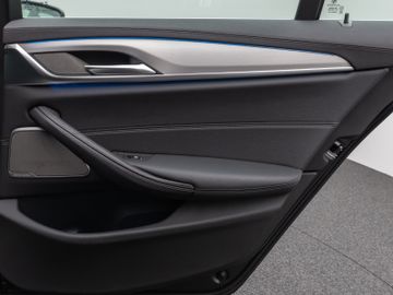 Fahrzeugabbildung BMW 530e xD Luxury Line Kamera Laser HUD H/K Komfort