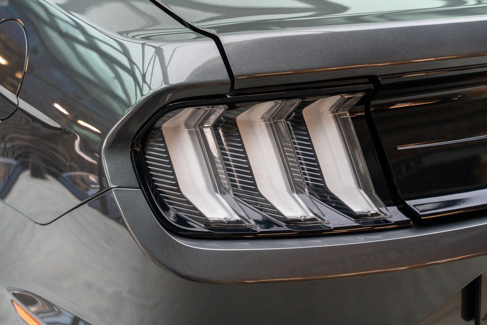 FORD Mustang (Mustang GT 5.0 Convertible COC/Navi/B&O/Sitzhzg)