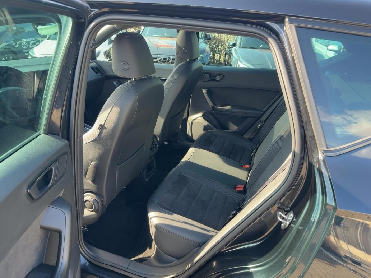 Fahrzeugabbildung CUPRA Ateca 2,0 TSI Basis 4Drive 300PS *inkl AHK+Pano*
