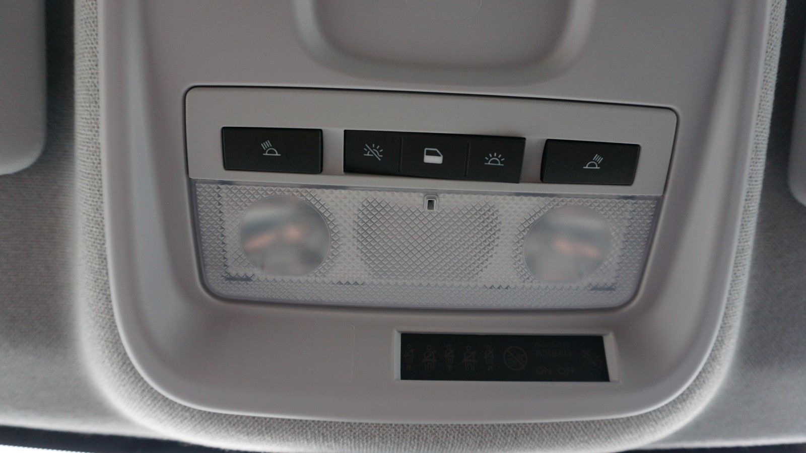 Fahrzeugabbildung Opel Crossland (X) Ultimate, Head Up, Navi, Leder