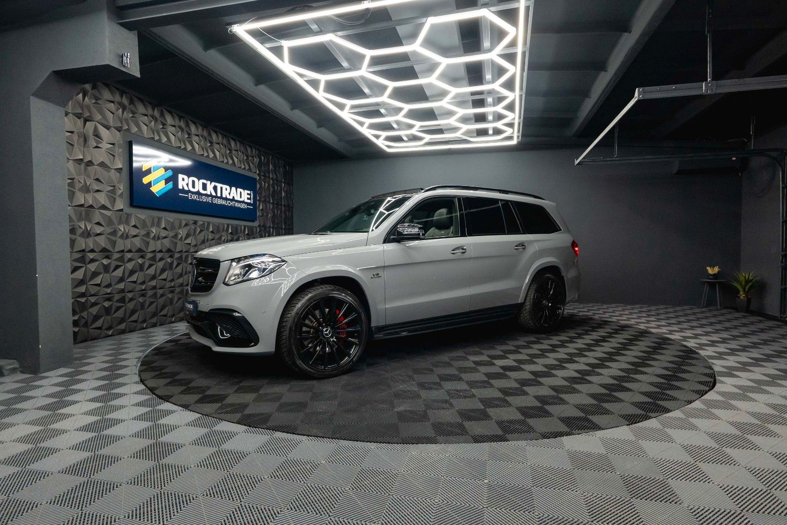 Fahrzeugabbildung Mercedes-Benz GLS 63 AMG 4Matic Night-Paket *ACC*Pano*Garantie