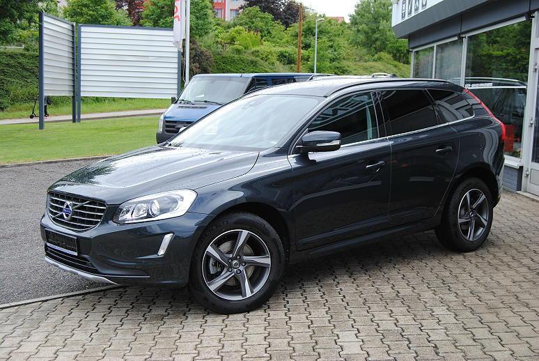 Volvo XC60 D3 Momentum.Navi.Kamera.8xRäder.1-Hand