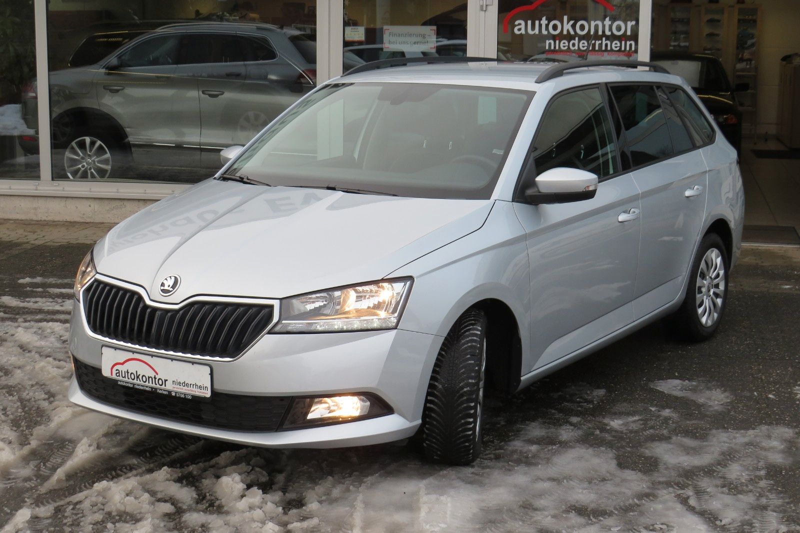 Fahrzeugabbildung SKODA Fabia Combi Ambition SITZH. GJ GRA PDC APP 1.H