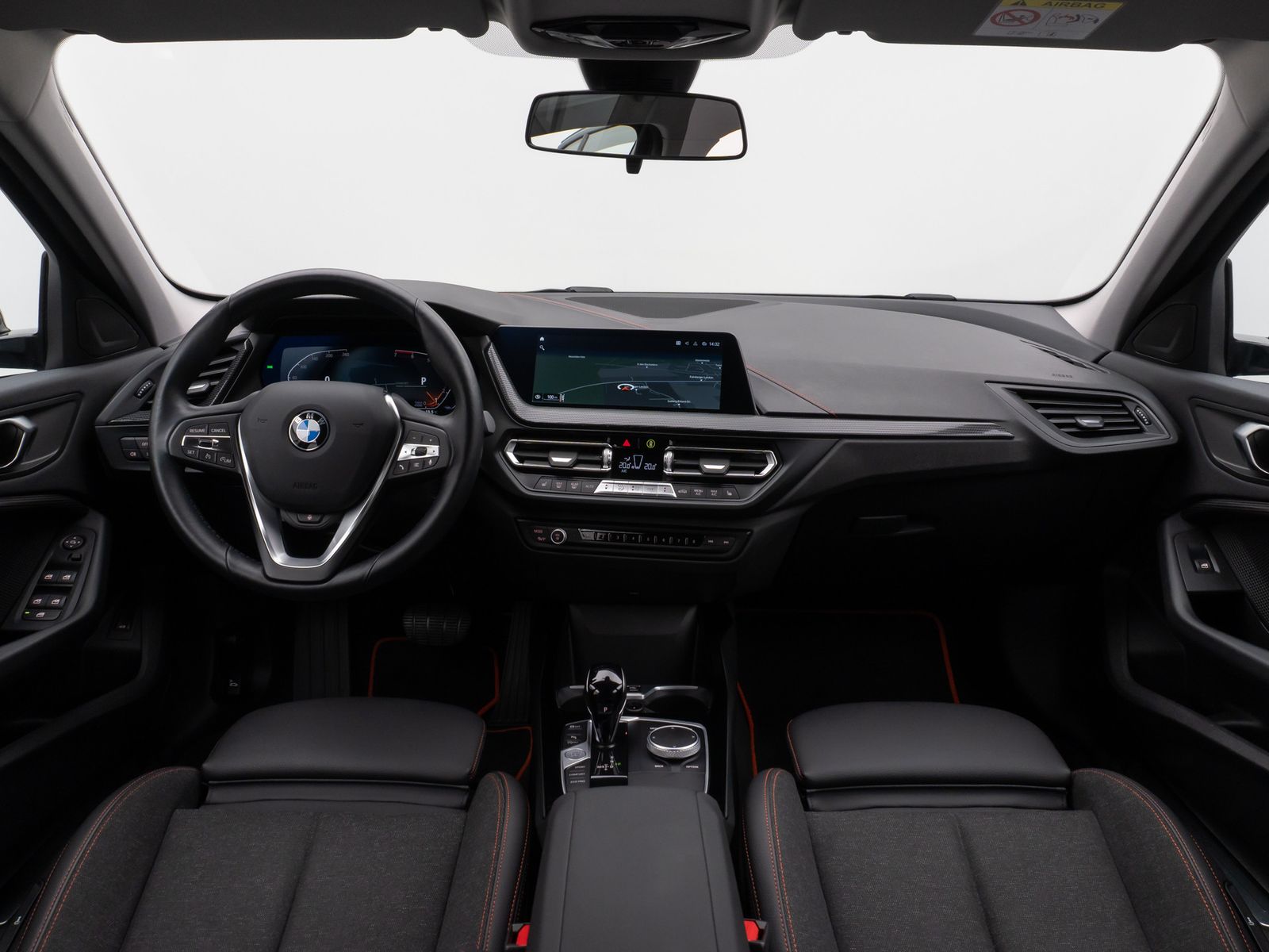 Fahrzeugabbildung BMW 118i Sport Line Kamera DAB HiFi Lenkrhzg Sport
