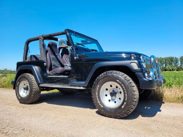 Fahrzeugabbildung Jeep Wrangler/Kompletter Neuaufbau im Bestzustand