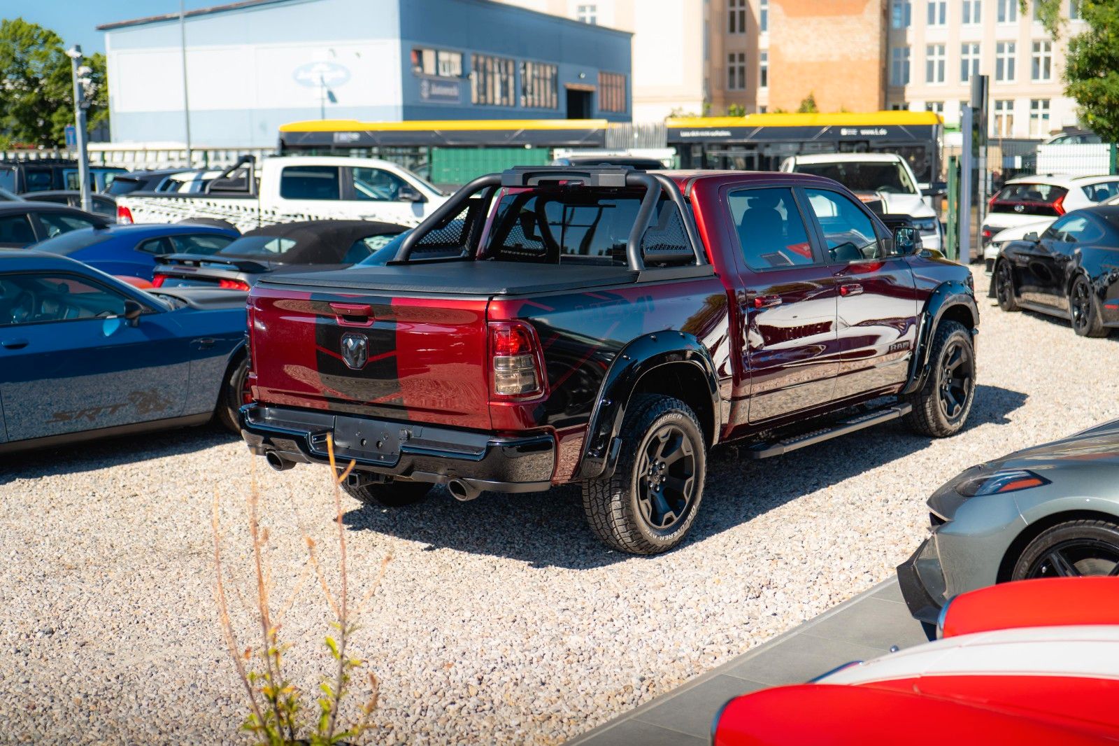 Fahrzeugabbildung Dodge RAM 5.7 V8 HEMI 4x4 OFFROAD Night-Paket *LED*