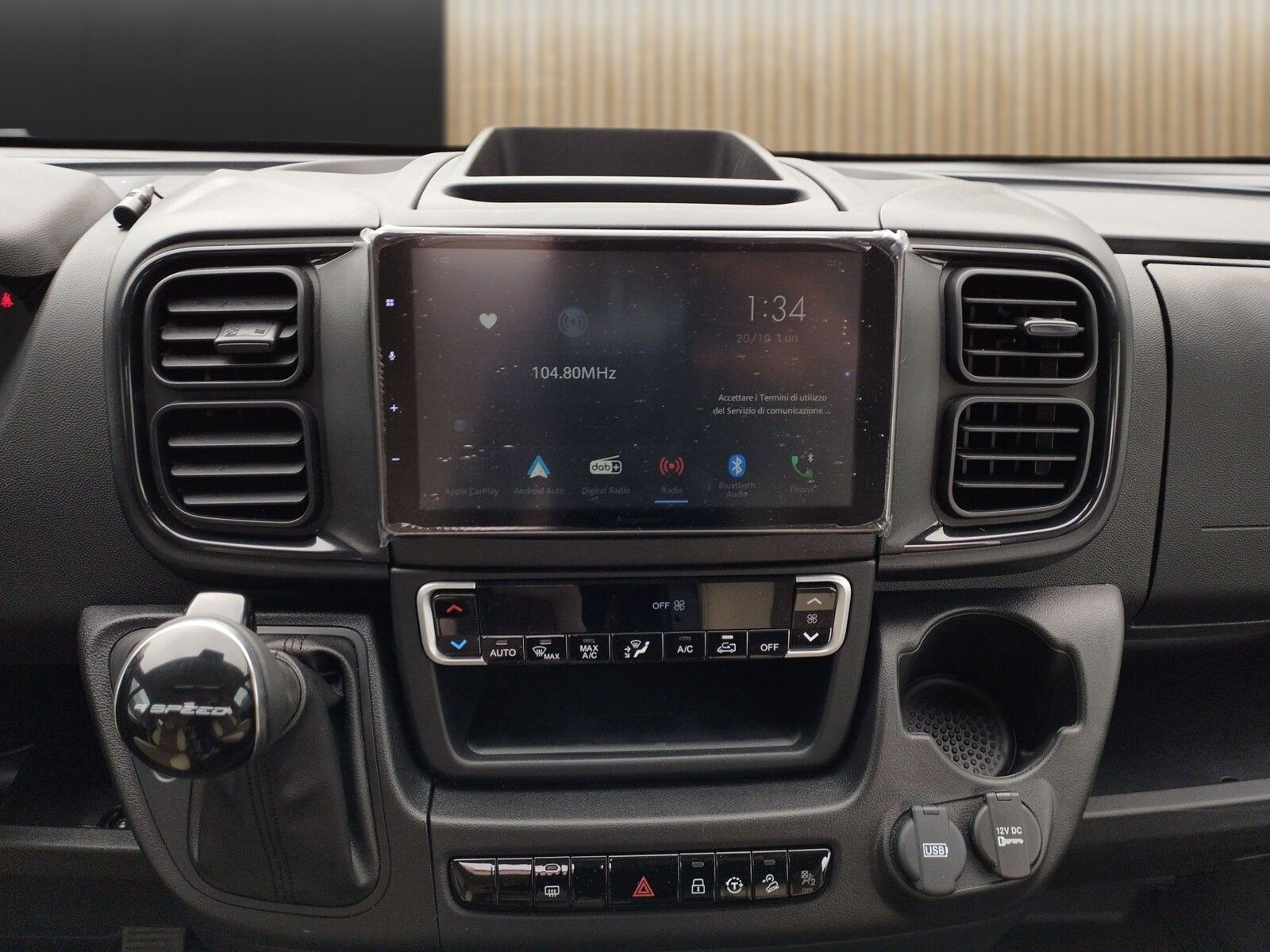 Fahrzeugabbildung Eura Mobil Van V 635 EB Automatik, Markise, Mondial Plus