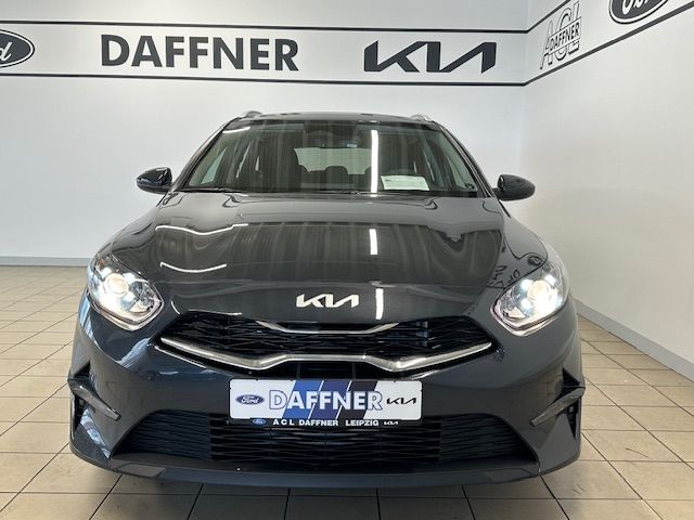 Fahrzeugabbildung Kia Ceed_sw Vision SHZ LED Navi Tempomat DAB PDC