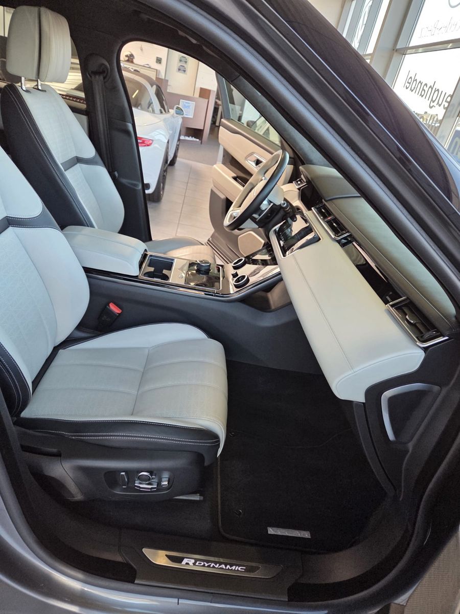 Fahrzeugabbildung Land Rover Range Rover Velar First Edition