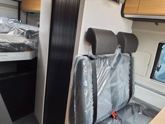 Adria Twin 640 SGX 60 Y Edition, Automatik