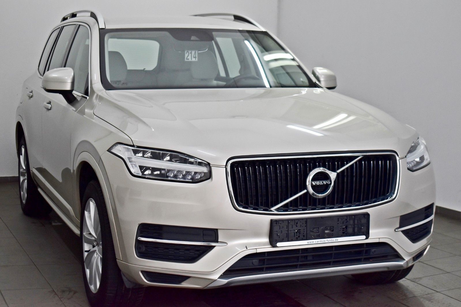 Fahrzeugabbildung Volvo XC90 Momentum AWD,Leder,Navi,LED,SH,PDC,ACC