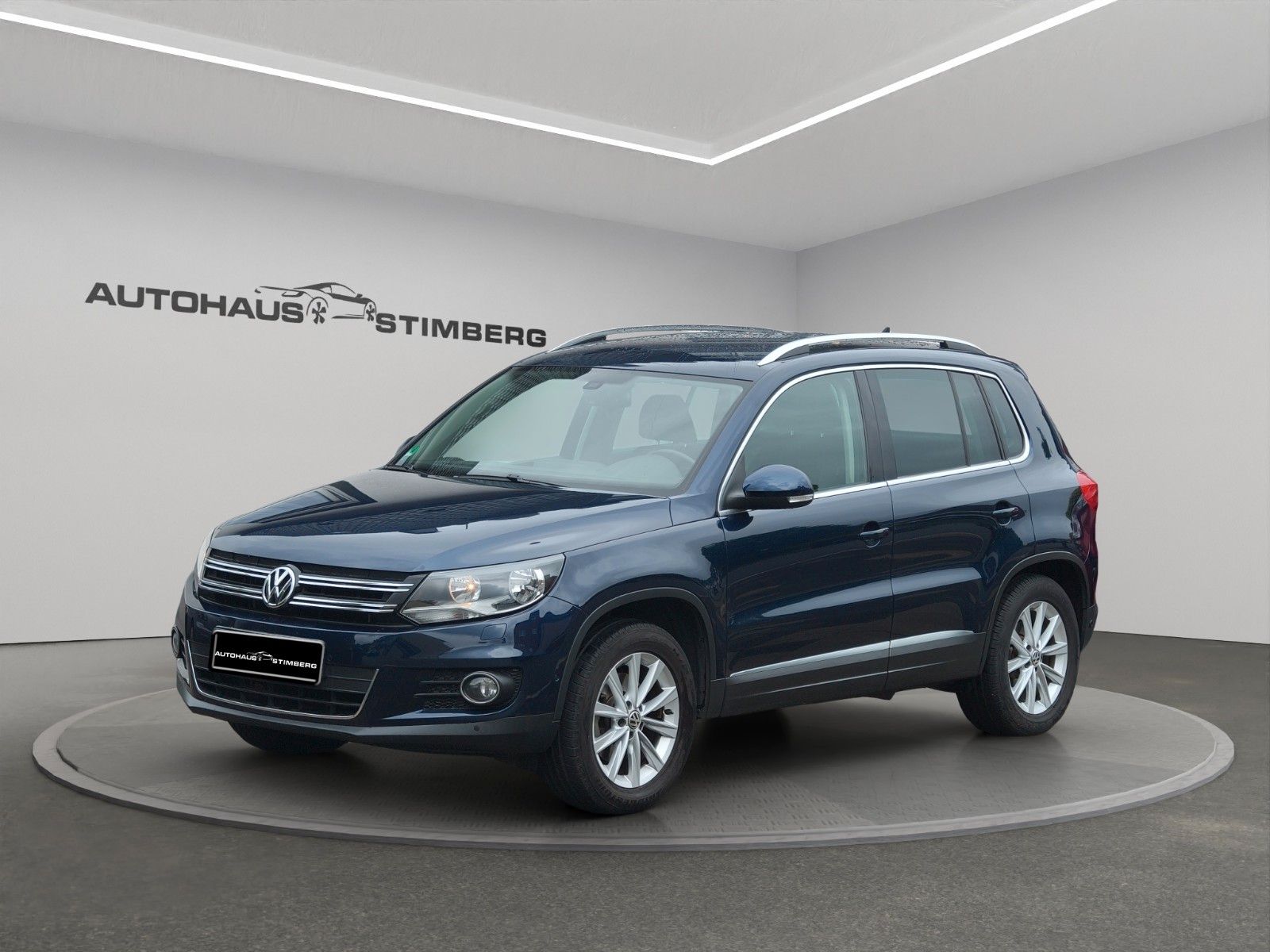 Volkswagen Tiguan - 1