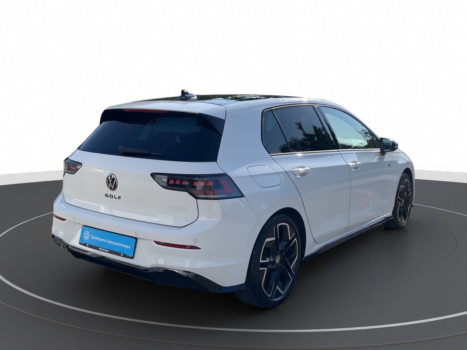 Volkswagen Golf VIII 1.5 eTSI R-Line DSG MATRIX AHK BLACK foto 4
