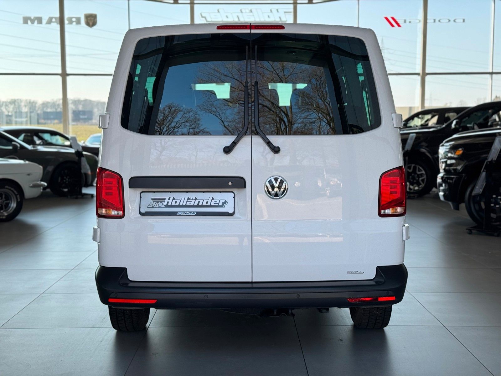 Fahrzeugabbildung Volkswagen T6 Transporter Kombi 2.0 TDI "Klima  9-Sitzer"
