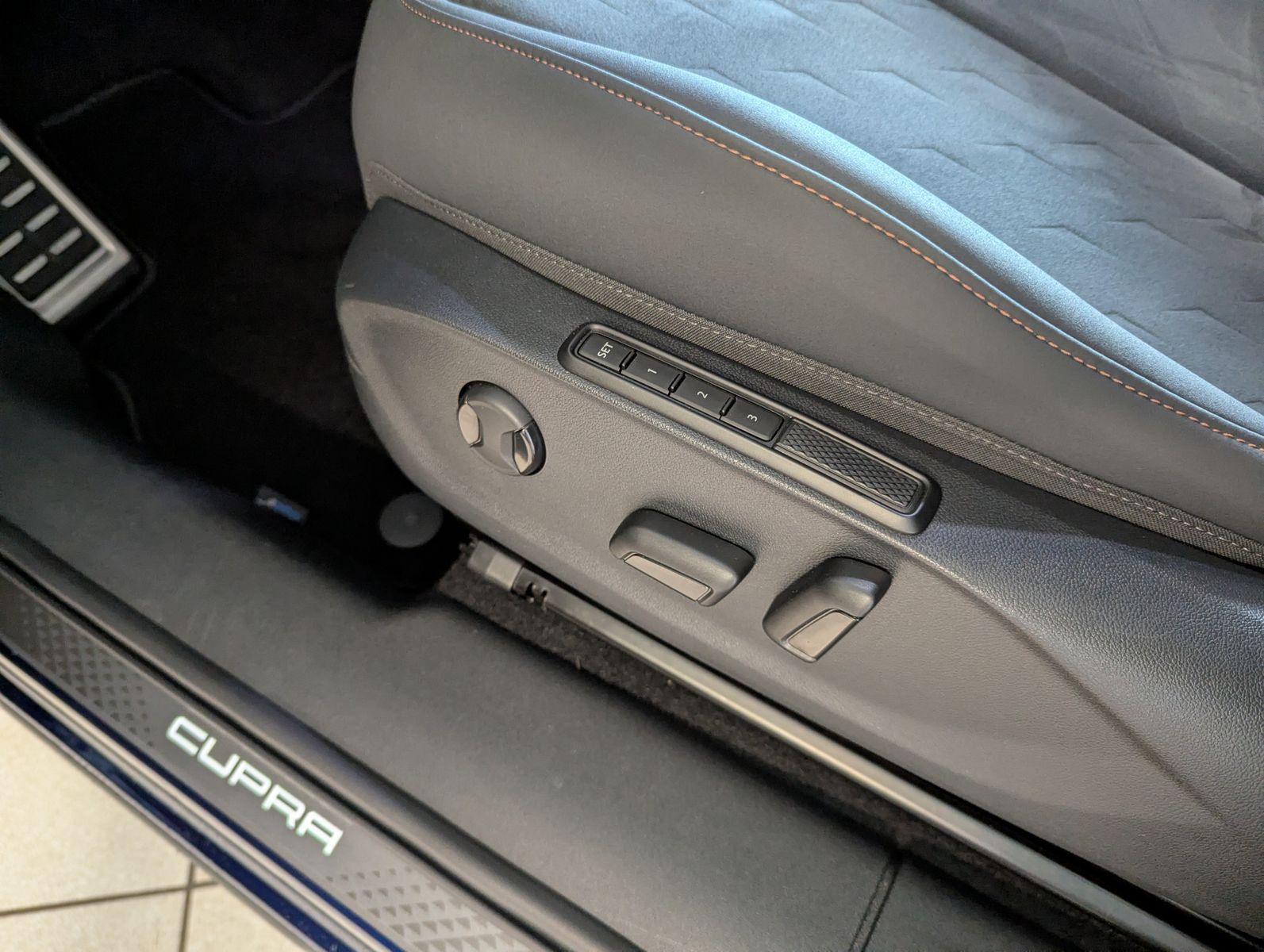 CUPRA Terramar 1.5 eTSI Sennheiser Edge-Paket HUD 19" - Image 22